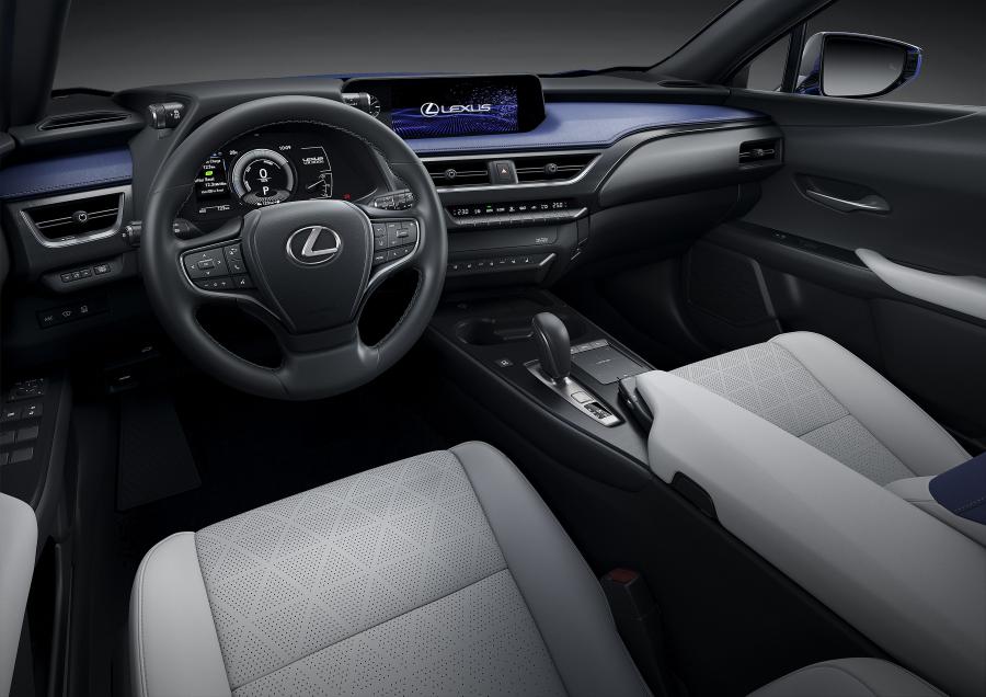 Торпедо Lexus UX300e 2020 года  (WW) (фото 19 из 62)